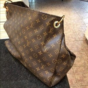 *Authentic* Louis Vuitton Artsy MM